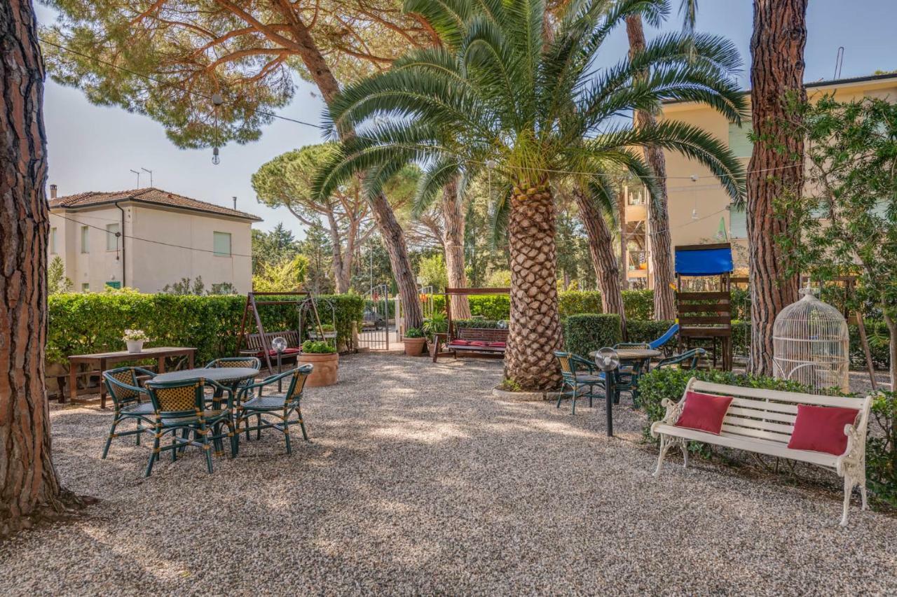 Hotel Massimo Marina di Cecina Exterior foto